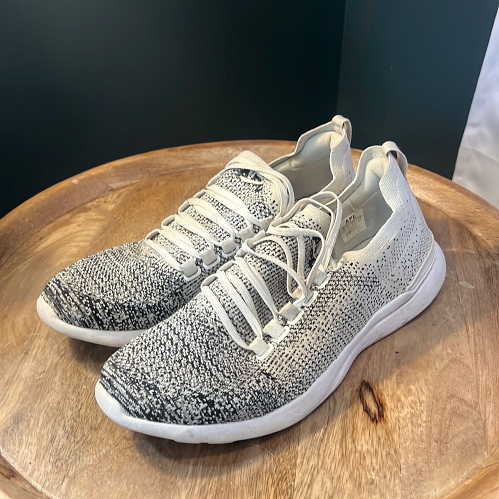 APL Athletic Propulsion Labs Men’s size 11